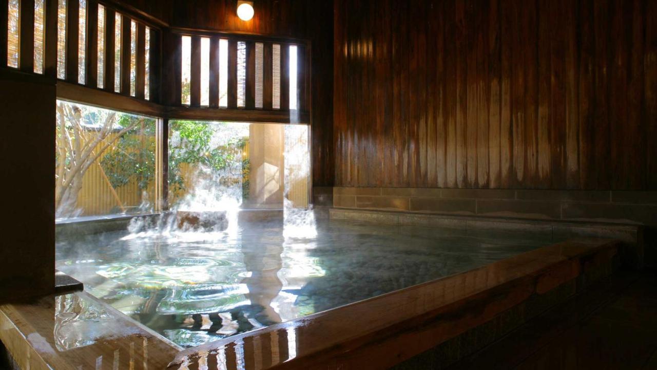 Отель Fujiya Кага Экстерьер фото