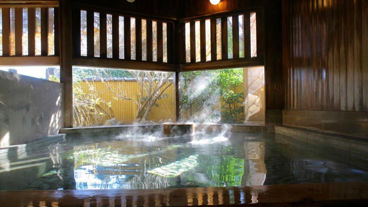Отель Fujiya Кага Экстерьер фото