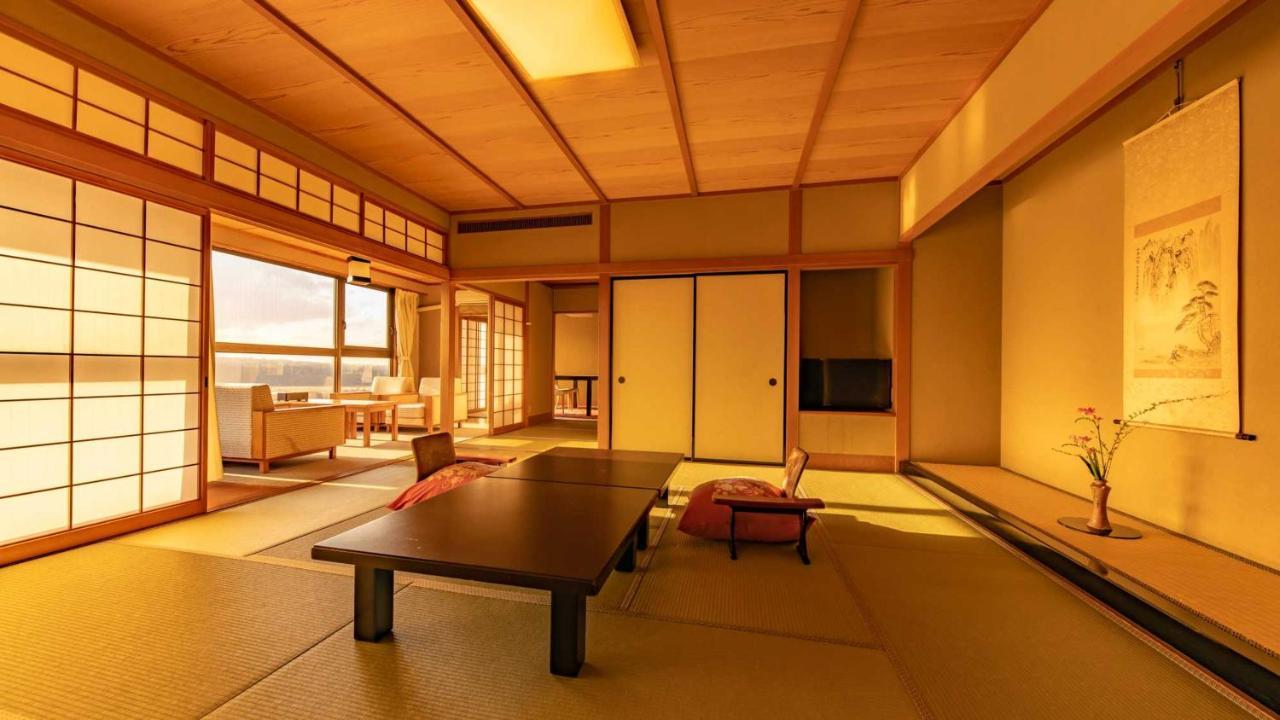Отель Fujiya Кага Экстерьер фото